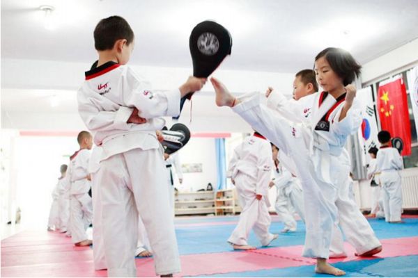 小女孩学跆拳道好不好,小孩学跆拳道好不好
