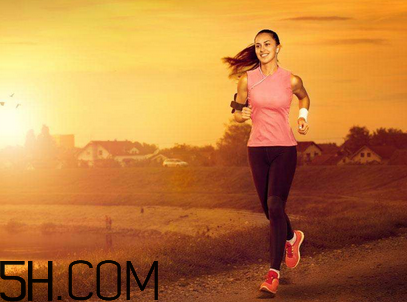 跑步机跑步什么时间比较好,在跑步机上跑步什么时间最好