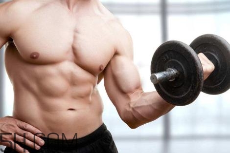 哑铃弯举一天做多少好,哑铃弯举一组休息多久