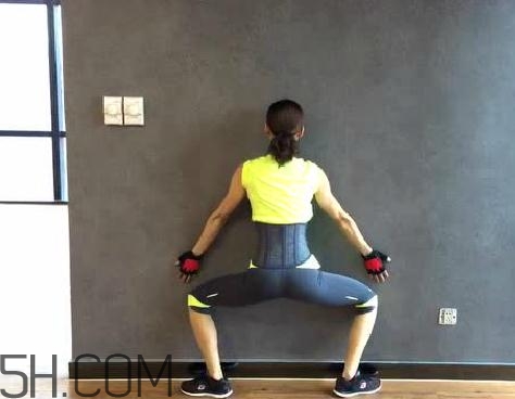 面壁深蹲的好处和坏处,面壁下蹲有什么好处