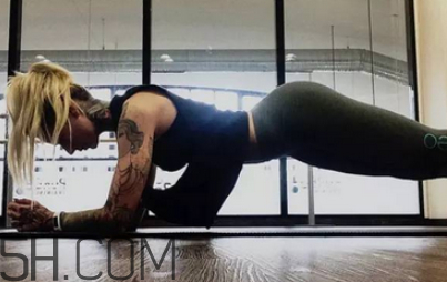 正常女生平板支撑能做多久,女生做平板支撑一般是几分钟为好