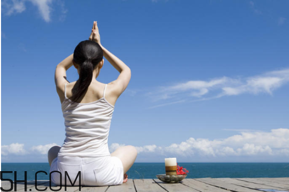 饭后多久可以练瑜伽吗,几点练瑜伽效果最好