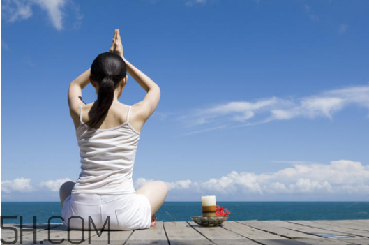 感冒时能练瑜伽吗,感冒适合练瑜伽的哪个体式