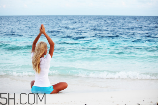 锻炼瑜伽的基本动作,练瑜伽的基本动作 锻炼瑜伽的基本动作,练瑜伽的基本动作