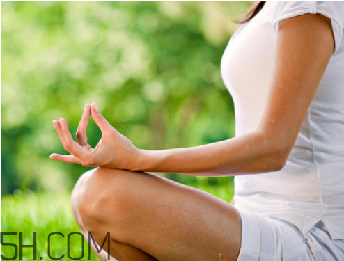 女人练太极还是瑜伽好,女性练太极好还是练瑜伽好