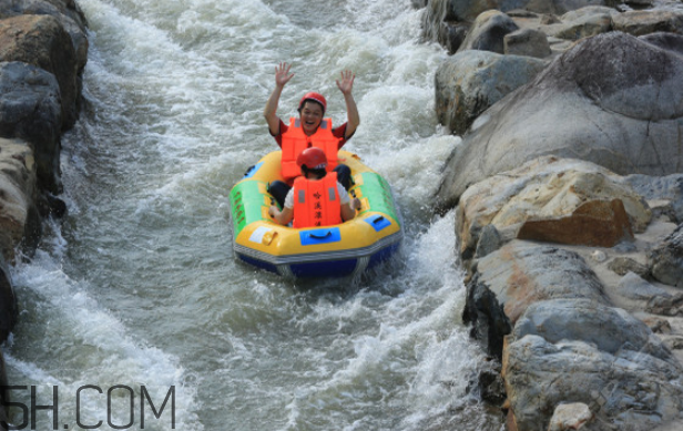 玩漂流可以化妆吗,玩漂流能不能化妆