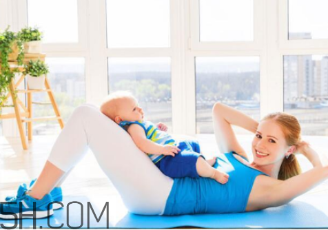 卷腹和仰卧起坐哪个效果好 哪个比较安全,卷腹和仰卧起坐哪个效果好