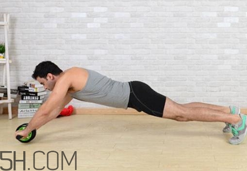 怎样正确使用健腹轮视频,健腹器怎么用 怎样正确使用健腹轮视频,健腹器怎么用