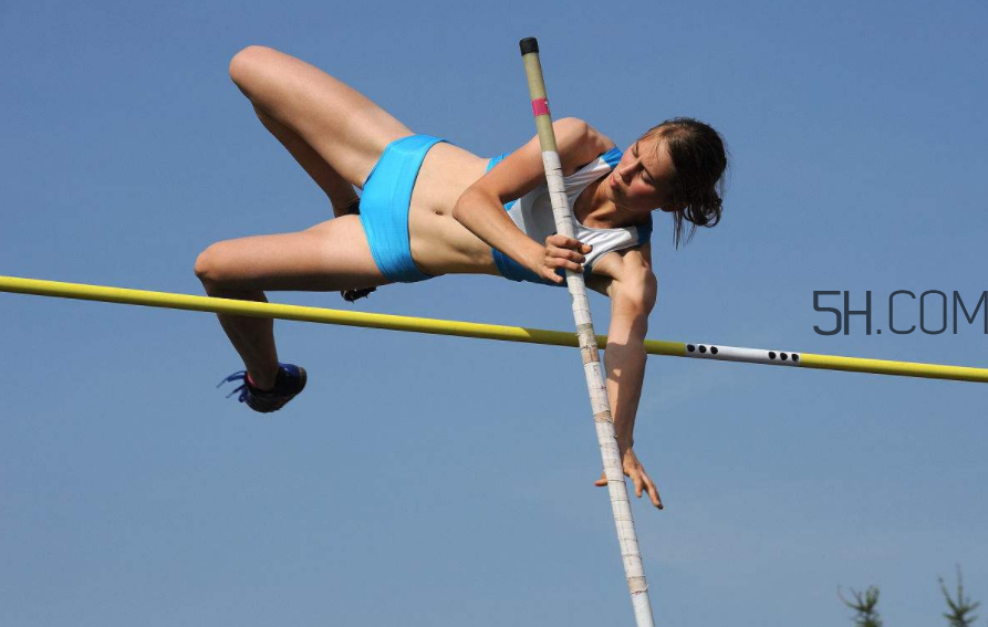 撑杆跳高动作要领,跳高和撑杆跳 撑杆跳高动作要领,跳高和撑杆跳