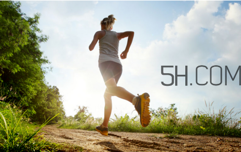 早上跑步有雾好吗,晨跑有雾可以跑步