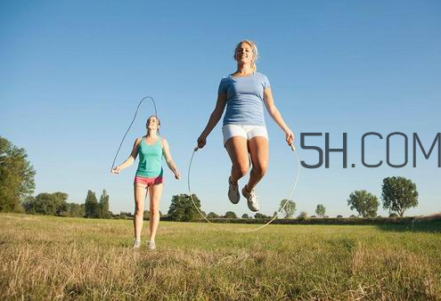 做什么动作可以让月经快点来,跳舞会不会影响月经推迟 做什么动作可以让月经快点来,跳舞会不会影响月经推迟