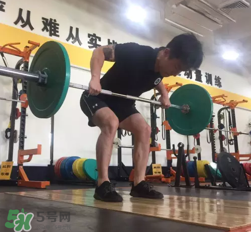t字杠铃划船练哪里,杠铃划船练哪里的肌肉
