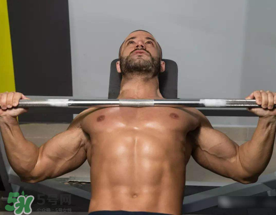 卧推怎么呼吸,卧推吸气呼气