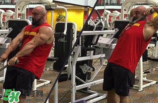 龙门架怎么练肩膀,龙门架怎么练肩后束