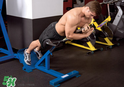 罗马椅对腰椎的伤害,罗马椅练腰