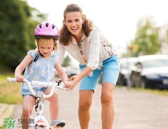 骑自行车能消耗多少热量,骑自行车一公里消耗多少大卡热量