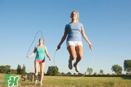 冬天跳绳可以减肥吗?,冬天跳绳减肥有效果吗 冬天跳绳可以减肥吗?,冬天跳绳减肥有效果吗