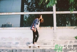 女生适合玩什么滑板,玩滑板应该穿什么鞋 女生适合玩什么滑板,玩滑板应该穿什么鞋