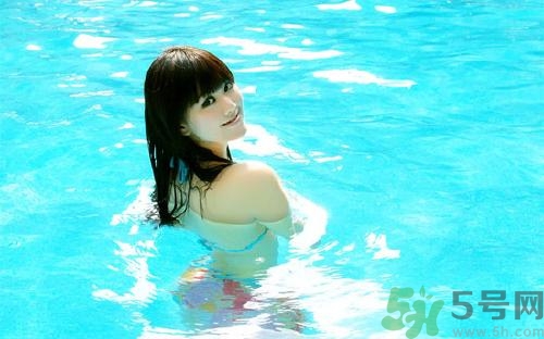 颈椎病游泳有什么好处,游泳能改善颈椎病吗 颈椎病游泳有什么好处,游泳能改善颈椎病吗