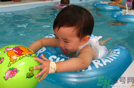 婴儿游泳用什么游泳圈好,婴儿游泳圈的选择 婴儿游泳用什么游泳圈好,婴儿游泳圈的选择