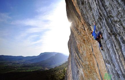 攀岩要注意什么,攀岩有什么技巧 攀岩要注意什么,攀岩有什么技巧