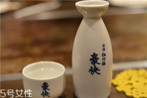 白酒要醒吗?,白酒需要醒酒吗?