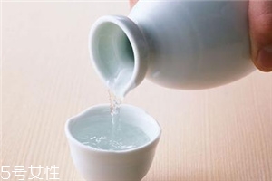白酒为什么是辣的,白酒为什么是辣的辣味从哪里来的