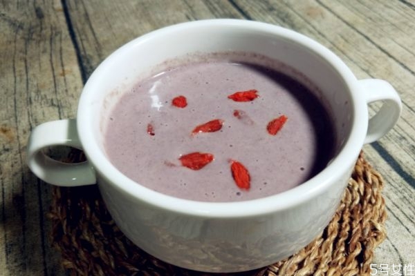 多喝黑豆豆浆对卵巢功能有好处吗,月经不调可以喝豆浆吗 多喝黑豆豆浆对卵巢功能有好处吗,月经不调可以喝豆浆吗