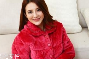 冬天洗完澡穿什么样的睡衣,冬天睡衣多久洗一次比较好 冬天洗完澡穿什么样的睡衣,冬天睡衣多久洗一次比较好