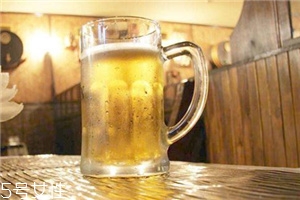 喝啤酒会丰胸吗?,啤酒能丰胸吗