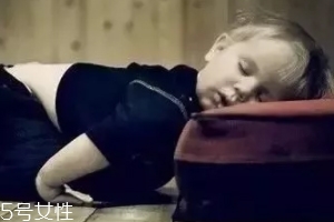 睡觉时流口水是什么病,怎样治疗,晚上睡觉时流口水是什么病