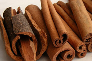 肉桂跟桂皮有什么区别和功效,桂皮和肉桂有什么区别 肉桂跟桂皮有什么区别和功效,桂皮和肉桂有什么区别