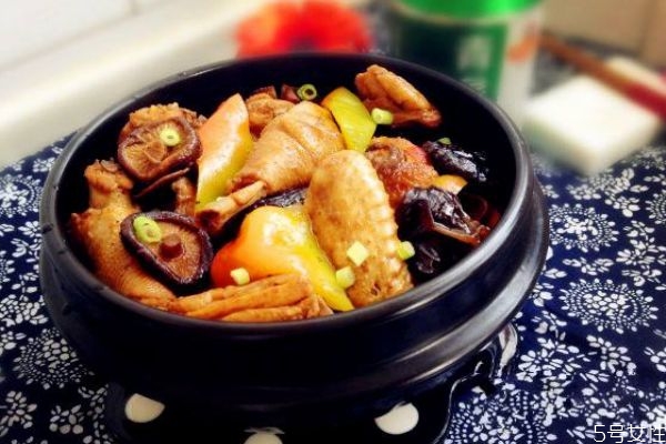 黄焖鸡怎么做才好吃,黄焖鸡怎么做最好吃 黄焖鸡怎么做才好吃,黄焖鸡怎么做最好吃