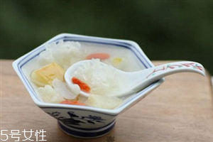 冰糖雪梨水的做法步骤,冰糖雪梨的正确做法