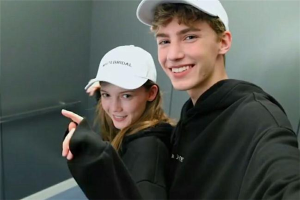 男生看女生第一眼看哪里代表什么,男生看女生第一眼看哪里男生更在意身材还是相貌