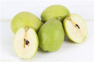梨子削皮后可以放多久,梨子用不用削皮