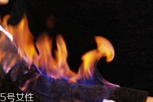 放疗可以吃火龙果吗,火疗之后的身体能吃柿子.?