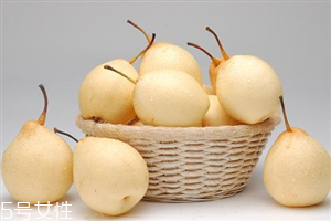 吃雪梨会上火吗,上火吃雪梨好吗