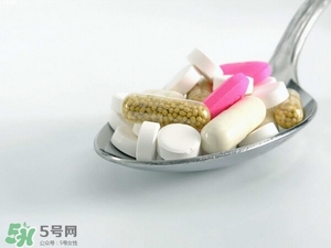 安全期吃了避孕药月经会推迟多久,在安全期吃了紧急避孕药月经推迟吗