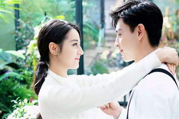 老公内向怎样和他沟通,老婆内向怎么去沟通