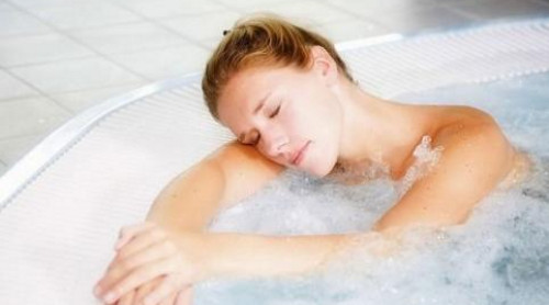 冬天洗澡水温多少度最合适,冬天洗澡水温度一般多少度合适 冬天洗澡水温多少度最合适,冬天洗澡水温度一般多少度合适