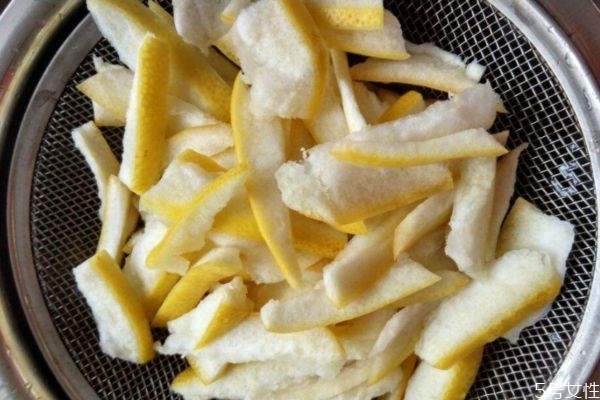 柚子皮能吃吗?对人体有什么好处,柚子皮怎么做才好吃