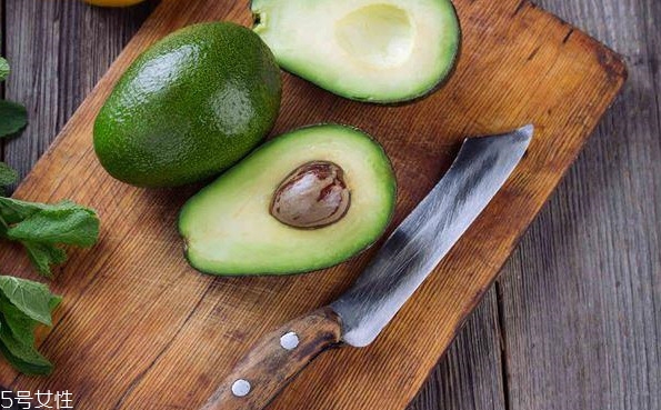 吃牛油果有啥好处,吃牛油果的好处和坏处