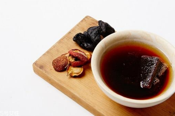 女性吃黑糖的好处,女人喝黑糖好吗 女性吃黑糖的好处,女人喝黑糖好吗