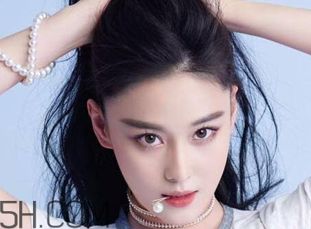 女生发比心是什么意思?,女生发比心的表情是什么意思