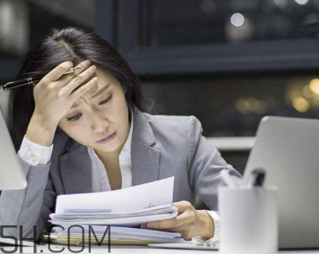 女生说加班怎么回答,女生说她在加班怎么回复