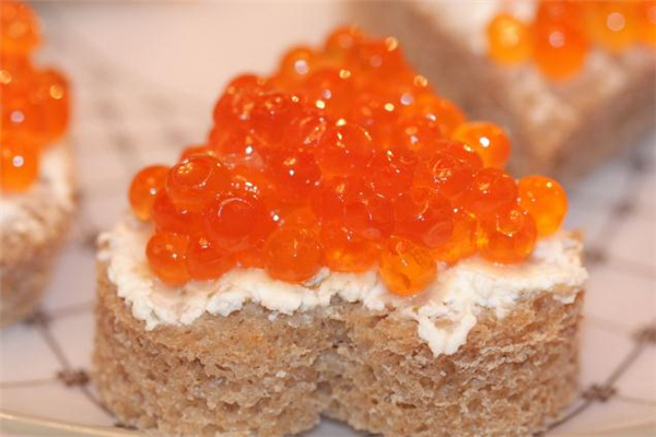 俄罗斯鱼子酱价格,俄罗斯的鱼子酱多少钱一斤