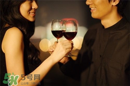 相亲认识的女孩要不要天天联系,相亲对象要天天联系吗