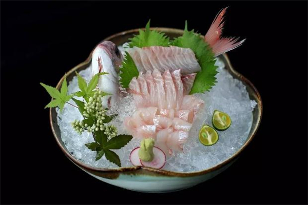 鲷鱼可以生吃吗,鲷鱼可以生吃吗 知乎