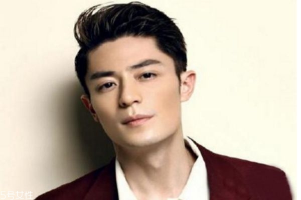 8岁的男孩子性早熟的表现,男人8岁一个阶段